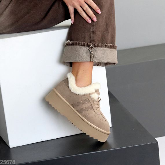 Модные зимние кроссовки угги натуральная замша цвет Латте | Зображення 8