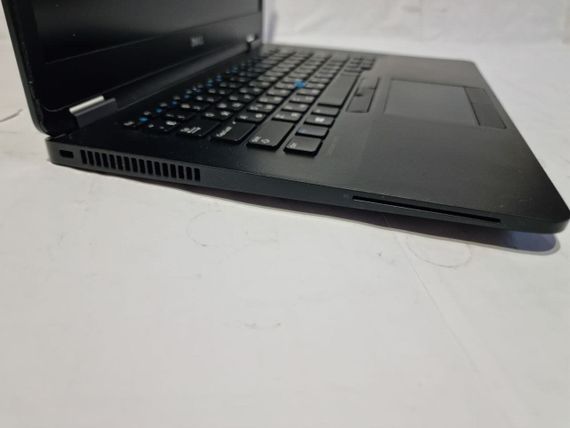 Ультрабук Б-клас Dell Latitude E7470 / 14" (1920x1080) IPS / Intel Core i5-6300U (2 (4) ядра по 2.4 - 3.0 GHz) / 8 GB DDR4 / 256 GB SSD / Intel HD Graphics 520 / WebCam б/в | Зображення 3