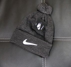 Шапка Nike сіра