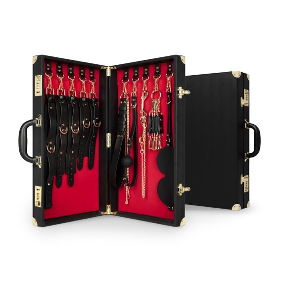 Набір для BDSM Bedroom Fantasies: Bondage Suitcase 13 Pcs — Cow Leather sexstyle