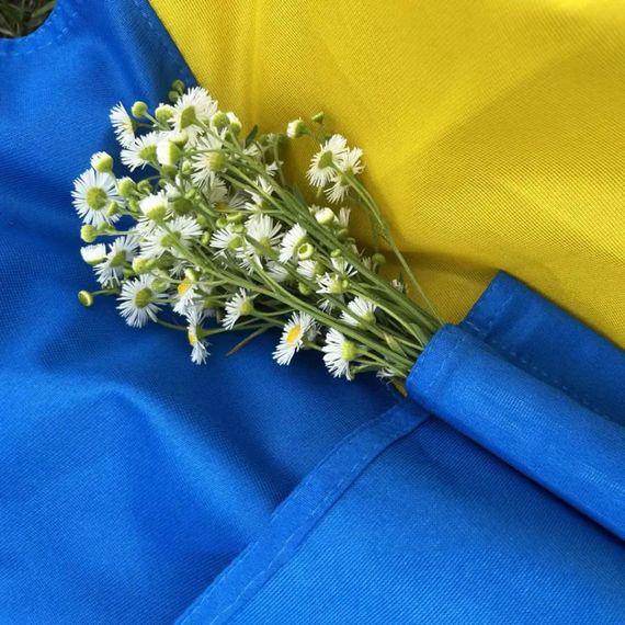 Прапор України (140х90см) у сувенірній дерев'яній коробці з гравіюванням / Український прапор до Дня Перемоги | Зображення 7