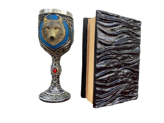 Подарунковий набір Келих 3D Вовки та Блокнот 3D «Книга, що дивиться у відповідь» | Зображення 1