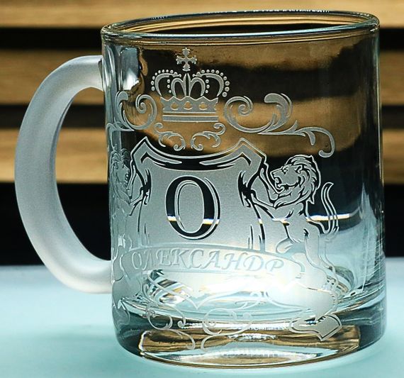 Именная стеклянная чашка 320 мл Александр с гравировкой кружка с гербом короной и львами | Зображення 2