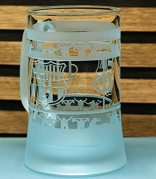 Пивний келих 670 мл Barcelona з гравіюванням подарунок для фаната ФК Барселона футбольний кухоль круговий