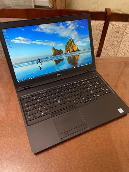 Мобильная рабочая станция Dell Precision 3530 / 15.6" (1920x1080) IPS / Intel Core i7-8750H (6 (12) ядер по 2.2 - 4.1 GHz) / 16 GB DDR4 / 256 GB SSD / nVidia Quadro P600, 4 GB GDDR5, 128-bit / WebCam б/у | Зображення 1