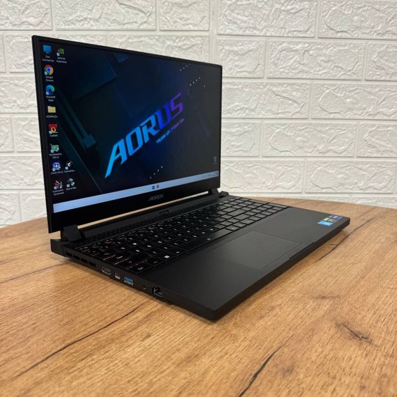 Ігровий ноутбук Б-клас Gigabyte Aorus 15P YD / 15.6" (1920x1080) IPS / Intel Core i7-11800H (8 (16) ядер по 2.3 - 4.6 GHz) / 16 GB DDR4 / 512 GB SSD / nVidia GeForce RTX 3080, 16 GB GDDR6, 256-bit / WebCam б/в | Зображення 3