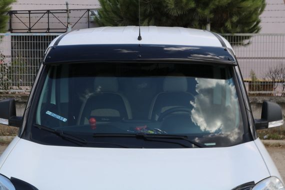 Козырек на лобовое стекло (черный глянец, 5мм) для Fiat Doblo III 2010-2022 гг | Зображення 3