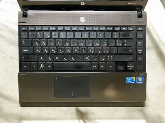 Ноутбук HP ProBook 4320s / 13.3" (1366x768) TN / Intel Core i3-350M (2 (4) ядра по 2.26 GHz) / 4 GB DDR3 / 320 GB HDD / Intel HD Graphics / WebCam / АКБ не держит б/у | Зображення 2