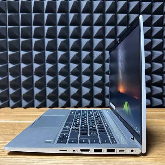 Ультрабук Б-клас HP ProBook 440 G8 / 14" (1920x1080) IPS / AMD Ryzen 3 Pro 5400U (4 (8) ядра по 4.0 GHz) / 8 GB DDR4 / 256 GB SSD / AMD Radeon Vega 6 Graphics / WebCam б/в | Зображення 5