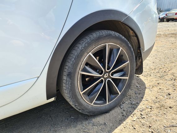 Накладки на арки (8 шт, черные) SW, металл для Renault Megane III 2009-2016 гг | Зображення 9