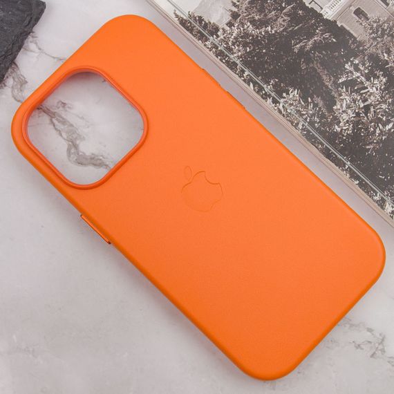 Кожаный чехол Leather Case (AAA) with MagSafe and Animation для Apple iPhone 14 Pro (6.1") Orange | Зображення 3