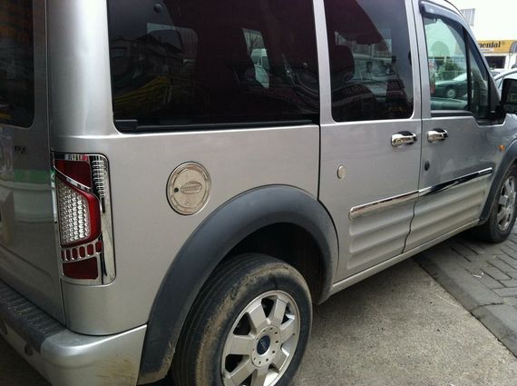 Накладка на лючок бензобака (нерж.) Carmos - Турецька сталь для Ford Connect 2010-2013 рр | Зображення 1
