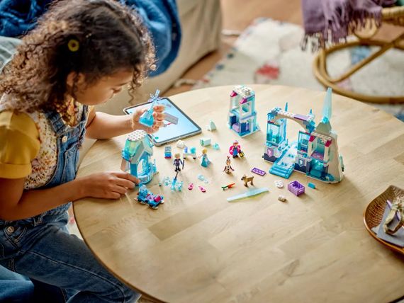 Конструктор LEGO Disney Ледяной дворец Эльзи 43244 | Зображення 5