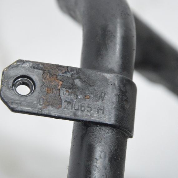 Водний патрубок Volkswagen Jetta V 2005-2010 Трубка охолоджувальної рідини Фольксваген Джетта 03G121065H | Зображення 3