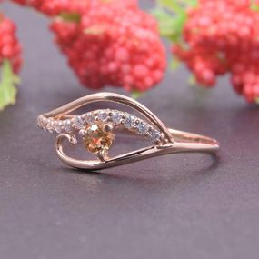 Кольцо из красного золота с цитрином 18.5