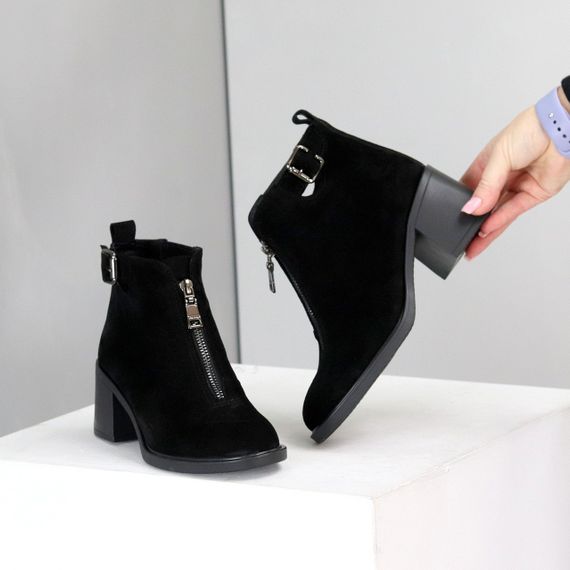 Стильні замшеві чорні ботильйони, блискавка спереду, середній каблук 38