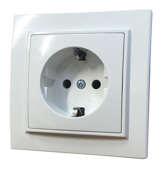 Розетка внутренней установки 1-я з/к белая IP20 Malta Ny95000958