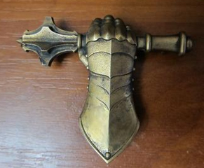 Кокарда "Танковые войска" (тяжелый металл оригинал)