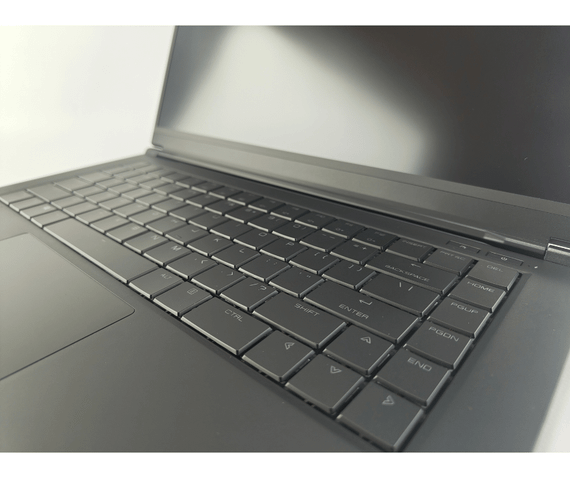 Игровой ноутбук Intel Whitebook QC7 / 15.6" (1920x1080) IPS / Intel Core i7-9750H (6 (12) ядер по 2.6 - 4.5 GHz) / 16 GB DDR4 / 512 GB SSD / nVidia GeForce RTX 2070, 8 GB GDDR6, 256-bit / WebCam б/у | Зображення 2