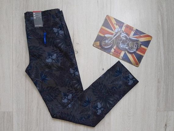 Чоловічі завужені брюки з принтом 50 | Зображення 3