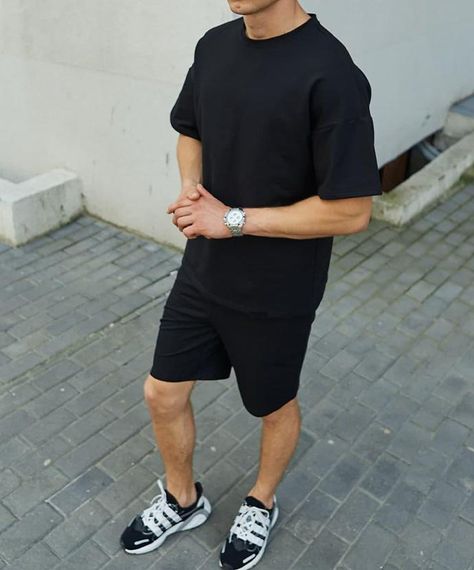 Мужской однотонный летний костюм шорты и футболка, размер 54, цвет черный