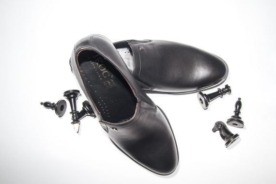 Шкіряні чорні туфлі на резинці 39 розмір | Зображення 3