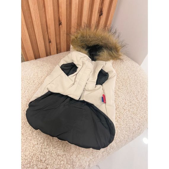 Брендовая зимняя жилетка для собак CANADA GOOSE с капюшоном, на пуху , бежевая | Зображення 1