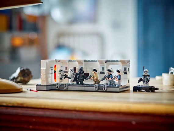 Конструктор LEGO Star Wars Посадка на борт Тантів IV 75387 | Зображення 8