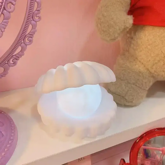 Маленький світильник-мушля з перлиною Perl Light, світильник-черепашка декоративний