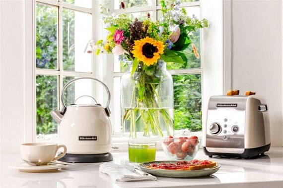 Электрочайник KitchenAid 5KEK1222EAС 1.25 л бежевый | Зображення 5
