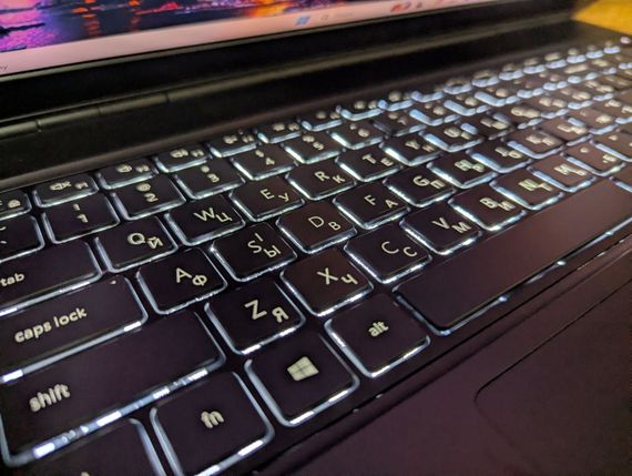 Мобільна робоча станція Dell Precision 7560 / 15.6" (3840x2160) IPS / Intel Xeon W-11855M (6 (12) ядер по 3.2 - 4.9 GHz) / 32 GB DDR4 / 512 GB SSD / nVidia RTX A3000, 6 GB GDDR6, 192-bit / WebCam / HDMI / Windows 11 б/в + Подарунок Миша / USB | Зображення 5
