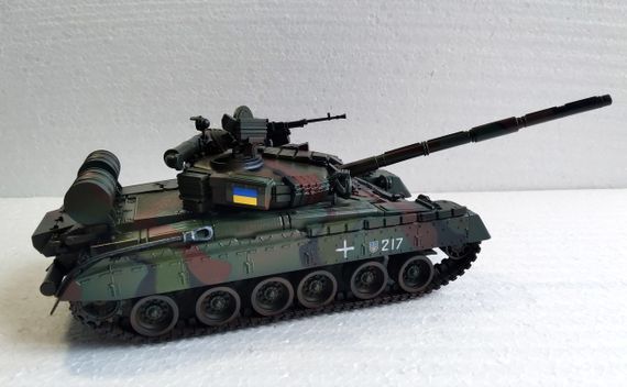 Танк Т-80УД Масштабна модель з неймовірною деталізацією 1:35 | Зображення 3