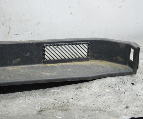 Накладка порога правих дверей Volkswagen T4 1990-2003 Планка порога бічних дверей Фольксваген т4 705863726A | Зображення 2