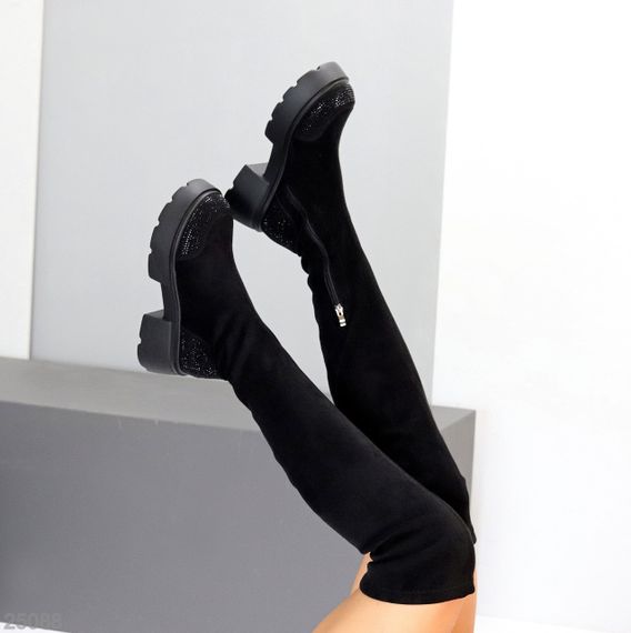 Ультра модні чорні ботфорти замшеві декор стрази на тракторній підошві | Зображення 7