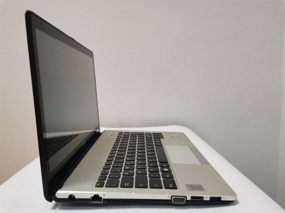 Ноутбук Fujitsu-Siemens LifeBook S935 / 13.3" IPS touch / Intel Core i5-5300U (2(4) ядра 2.3-2.9 GHz) / 8GB DDR3 / 256GB SSD / HD Graphics 5500б/у | Зображення 9