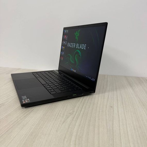 Ігровий ноутбук Razer Blade 14 RZ09-0370 / 14" (2560x1440) IPS / AMD Ryzen 9 5900HX (8 (16) ядер по 3.3 - 4.6 GHz) / 16 GB DDR4 / 1000 GB SSD NVMe / nVidia GeForce RTX 3080, 8 GB GDDR6, 256-bit / WebCam б/в | Зображення 4