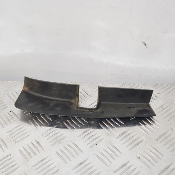 Накладка заднього лівого ліхтаря Skoda Rapid 2012-2019 універсал Захист фари задня ліва Шкода Рапід 5JJ945311 | Зображення 1