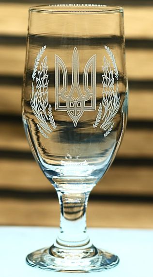 Набір пивних келихів Герб України 330 мл Патріотичні бокали з гравіюванням Подарунок для чоловіка військового | Зображення 5