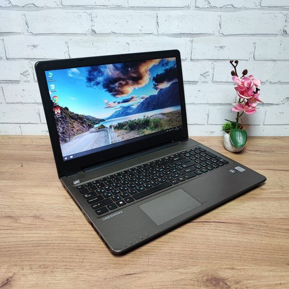 Ноутбук Б-класс Medion Akoya E6415 / 15.6" (1366x768) TN / Intel Core i3-5005U (2 (4) ядра по 2.0 GHz) / 8 GB DDR3 / 128 GB SSD / Intel HD Graphics 5500 / WebCam б/у | Зображення 2