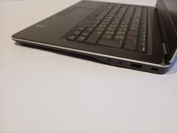 Ультрабук Dell Latitude E7440 / 14" (1920x1080) TN / Intel Core i5-4300U (2 (4) ядра по 1.9 - 2.9 GHz) / 8 GB DDR3 / 256 GB SSD / Intel HD Graphics 4400 / WebCam / АКБ не держит б/у | Зображення 5
