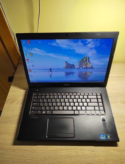 Ноутбук Dell Vostro 3550 - 15.6 HD/ i7 2640M/ Radeon 6630/8/256  Б/В