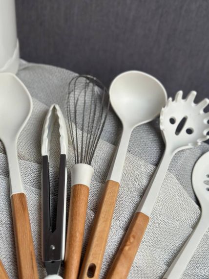 Набор кухонных силиконовых принадлежностей 12 предметов с бамбуковыми ручками и подставкой Белый | Зображення 7