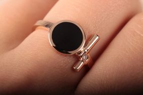 Кольцо  из красного золота с черной эмалью 15