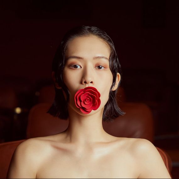Кляп у формі Троянди червоний Rose Ball Gag UPKO | Зображення 5