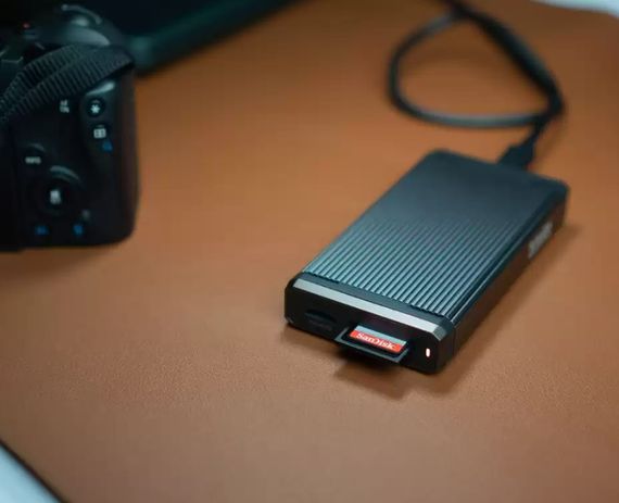 Карта пам'яті SanDisk 128GB SD class 10 UHS-I Extreme (SDSDXVA-128G-GNCIN) (SDSDXVA-128G-GNCIN) | Зображення 2