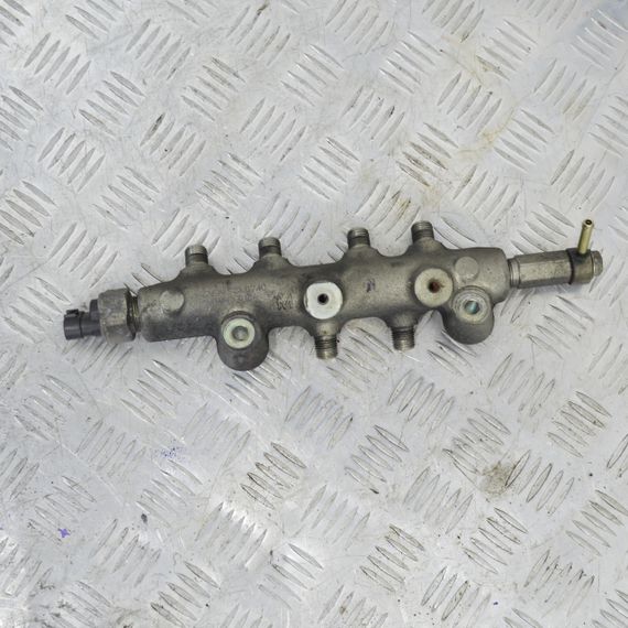 Паливна рейка Mazda 6 2.0 Di (RF7J) рампа Мазда 6