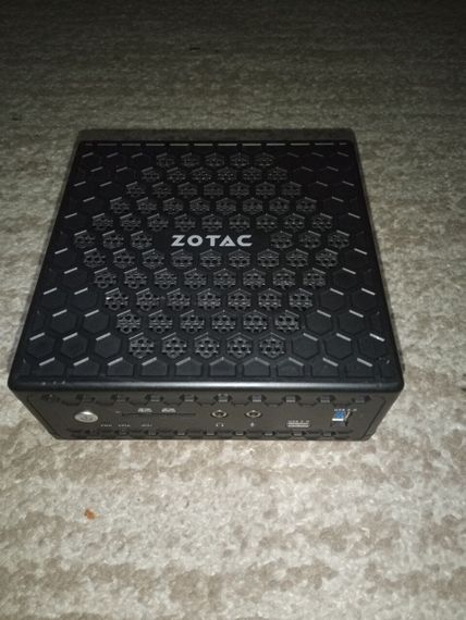 Неттоп Zotac ZBOX CI329 Nano USFF / Intel Celeron N4100 (4 ядра по 1.1 - 2.4 GHz) / 4 GB DDR4 / 120 GB SSD / Intel UHD Graphics 600 б/у | Зображення 1
