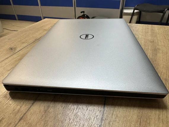 Ноутбук Dell Precision 5520 15.6" 4K core i7 7820HQ/16Gb/256SSD/Quadro M1200 | Зображення 1