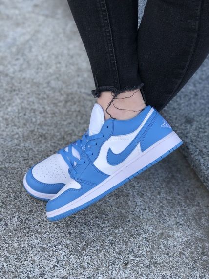 Жіночі кросівки Nike Air Jordan 1 Low | Зображення 3