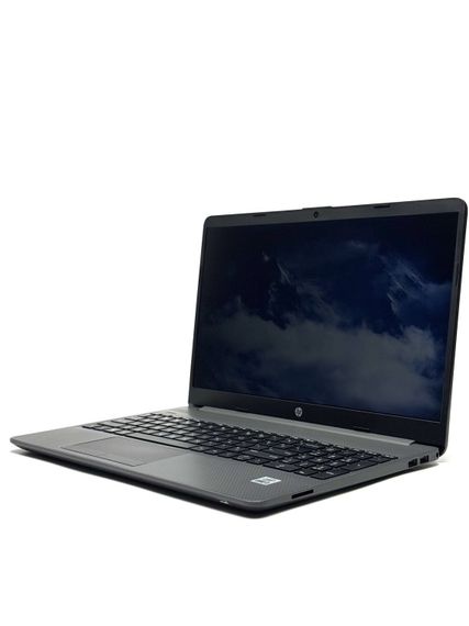 Ультрабук HP 250 G8 / 15.6" (1366x768) TN / Intel Core i3-1005G1 (2 (4) ядра по 1.2 - 3.4 GHz) / 16 GB DDR4 / 256 GB SSD / Intel UHD Graphics / WebCam / Win 10 Home б/в | Зображення 4
